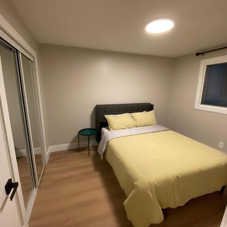 Central 2Br Near Unveristy And Whyte Ave إيدمونتون المظهر الخارجي الصورة