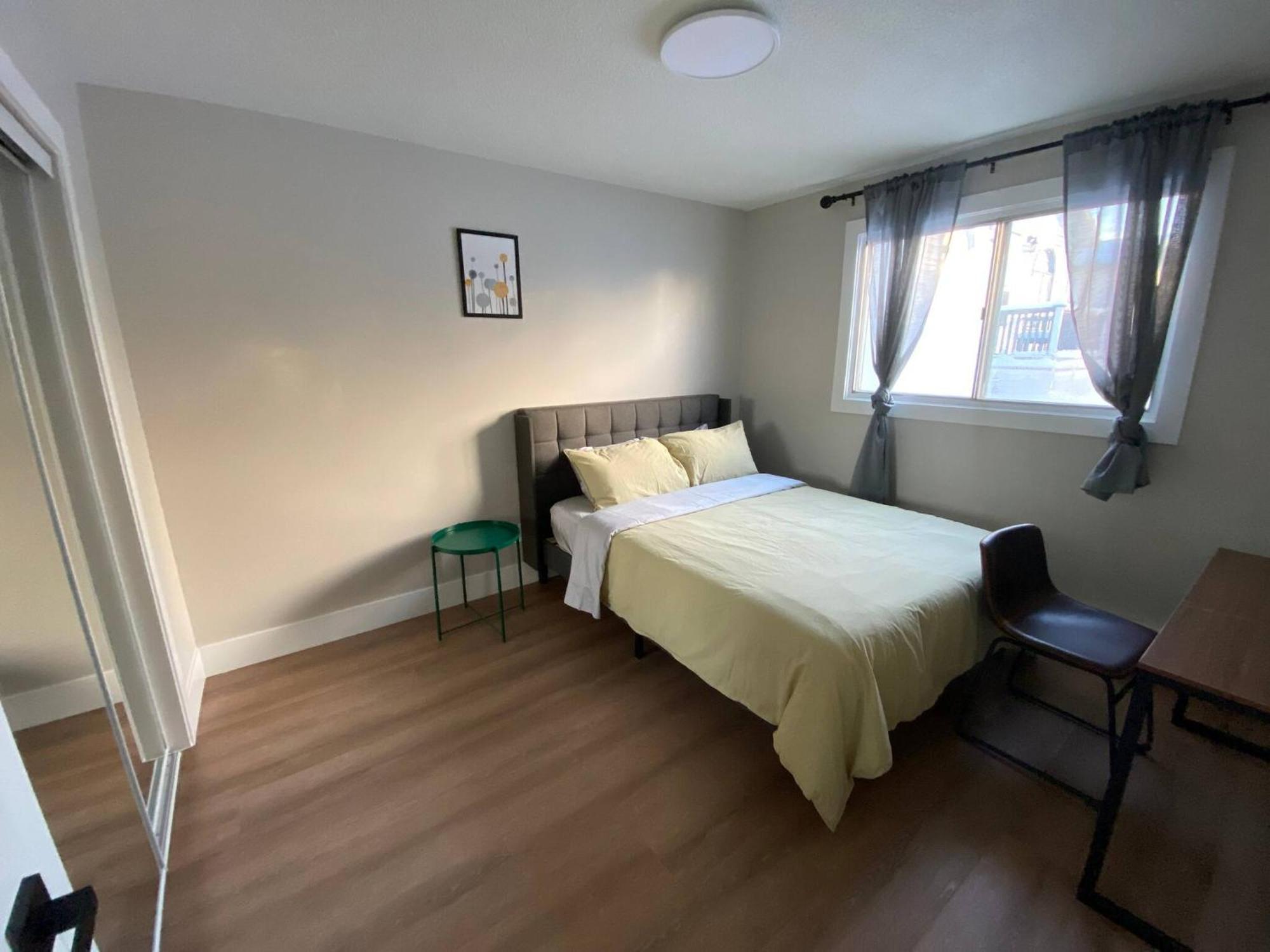 Central 2Br Near Unveristy And Whyte Ave إيدمونتون المظهر الخارجي الصورة
