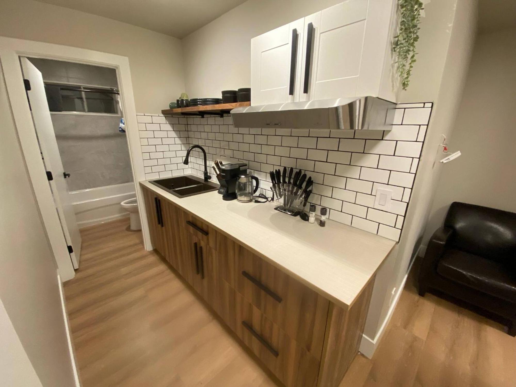 Central 2Br Near Unveristy And Whyte Ave إيدمونتون المظهر الخارجي الصورة